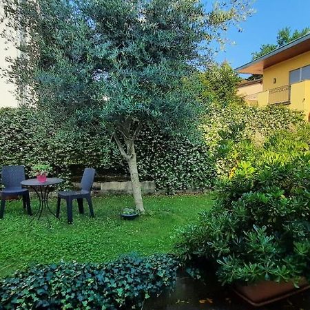 #10Ilnumeroperfetto, Independent Entrance, Private Parking & Garten Morbio Inferiore Екстер'єр фото